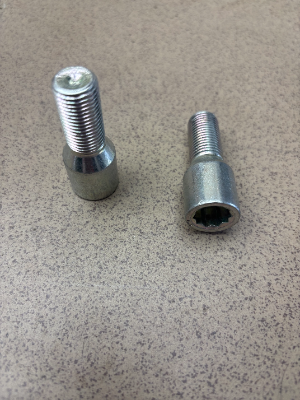 14x1.5 Torx 27mm hegyeskúp   csavar
